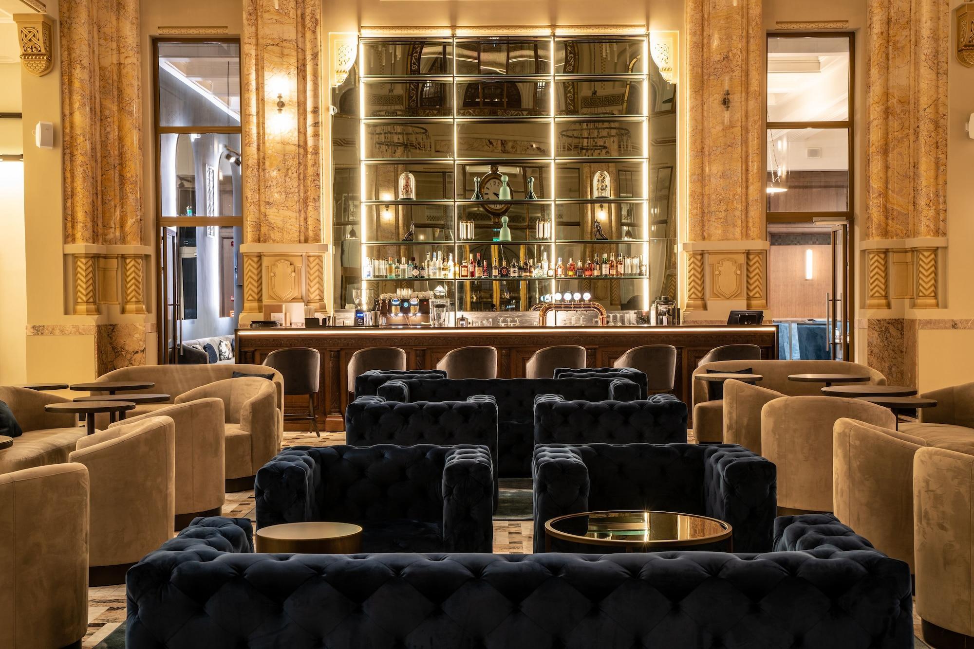 فندق The Marmorosch Bucharest, Autograph Collection المظهر الخارجي الصورة The bar at the Hotel de Crillon