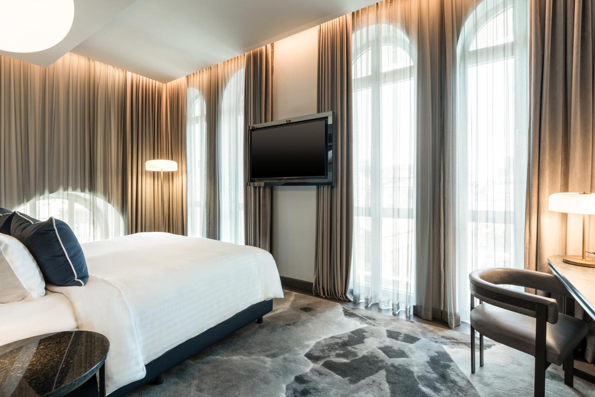 فندق The Marmorosch Bucharest, Autograph Collection المظهر الخارجي الصورة A bedroom at the hotel