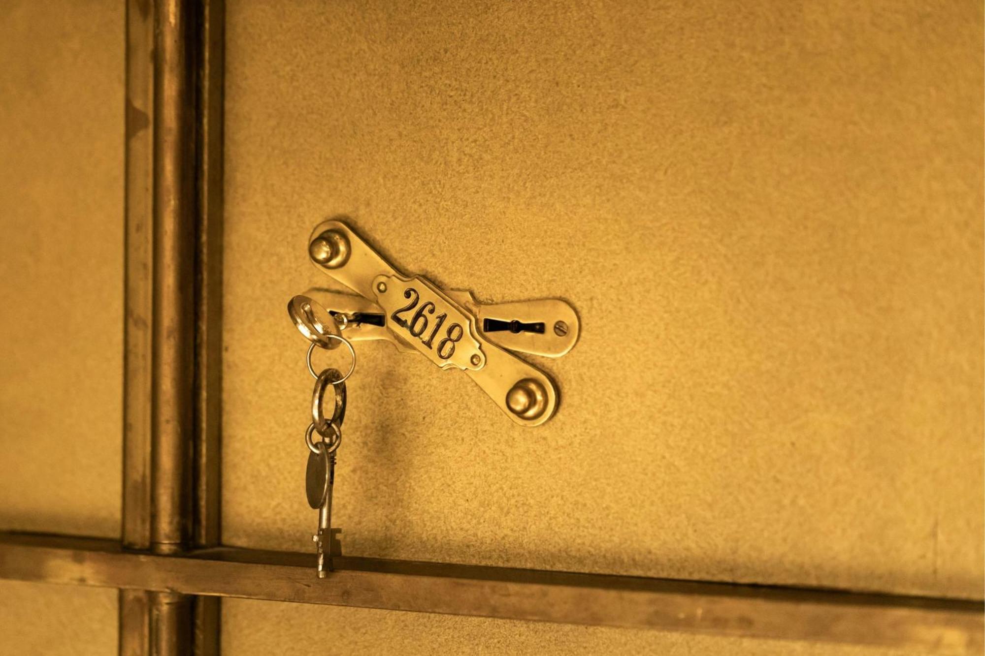 فندق The Marmorosch Bucharest, Autograph Collection المظهر الخارجي الصورة A safe with a key