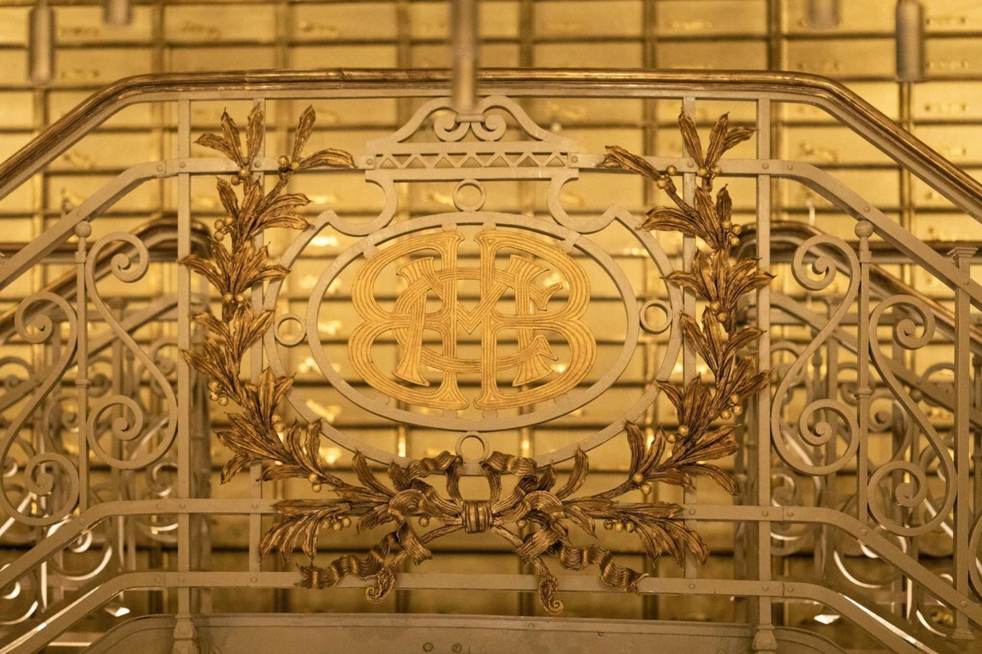 فندق The Marmorosch Bucharest, Autograph Collection المظهر الخارجي الصورة Gold bars in the Bank of England