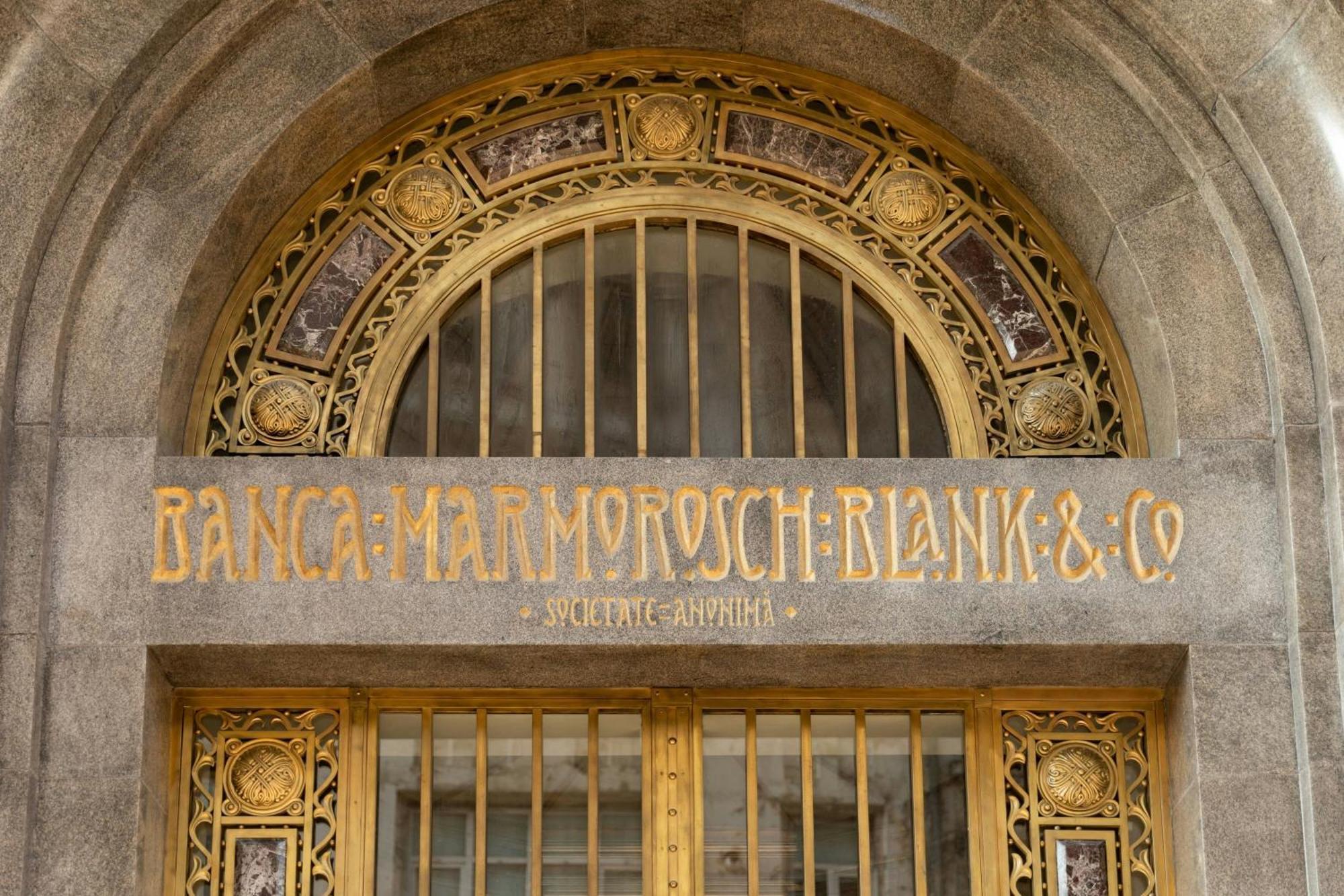 فندق The Marmorosch Bucharest, Autograph Collection المظهر الخارجي الصورة The main entrance of the bank